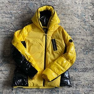 Body glove dandelion and black hooded parka coat